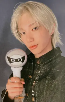 Theo · Lightstick Ver. 2