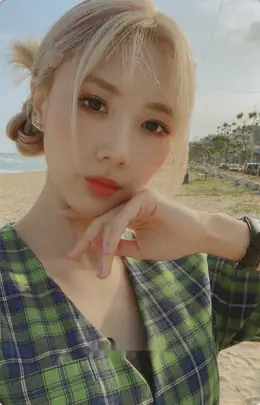 Yoohyeon · Summer Holiday