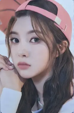 Dayeon · FLY-UP