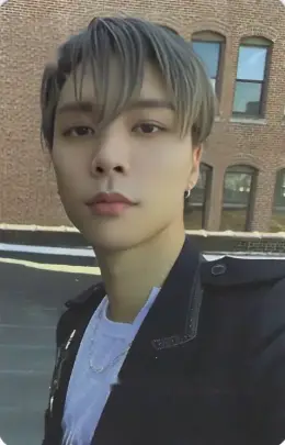 Johnny · Ay-yo