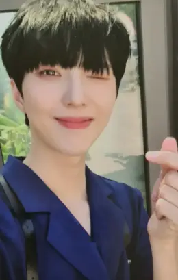Donghyun · We're not alone chapter 2: You and Me