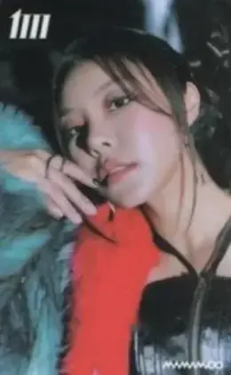 Wheein · MIC ON