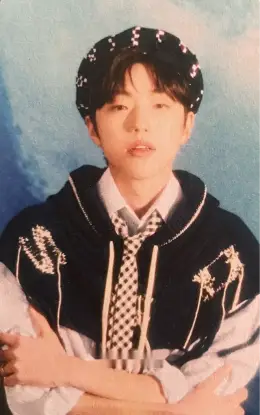Junyong · Catch The Young : Fragments of Odyssey