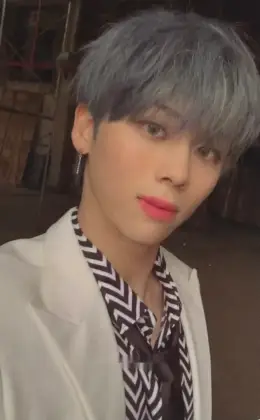 Taewoo · Blah Blah
