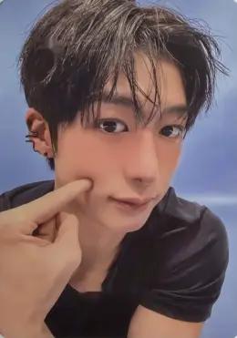 Hyungwon · Love Me