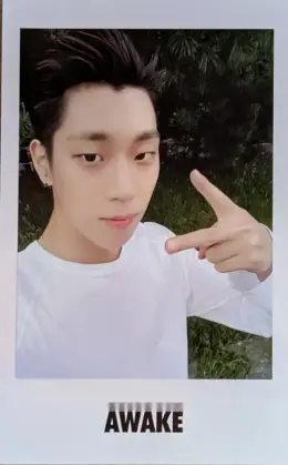 Youjin · Awake