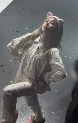 Jiwoo · Heavy Serenade