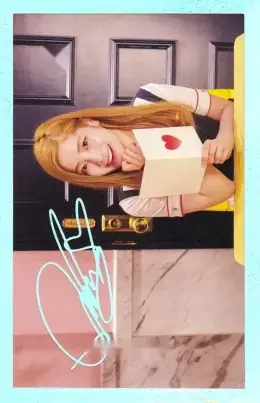 Dahyun · SIGNAL