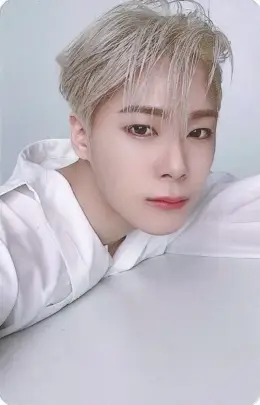 Moonbin · Switch On