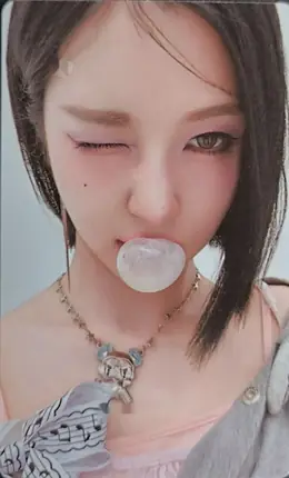 Dayeon · BUBBLE GUM
