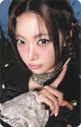 Hong Eunchae · PUREFLOW pt.1