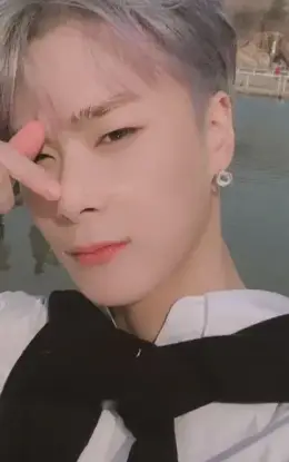 Moonbin · Gateway