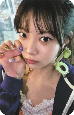 Hong Eunchae · PUREFLOW pt.1