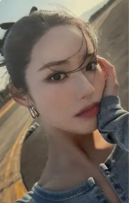 Jiwon · Unlock My World