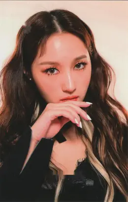 Siyeon · Alone In The City