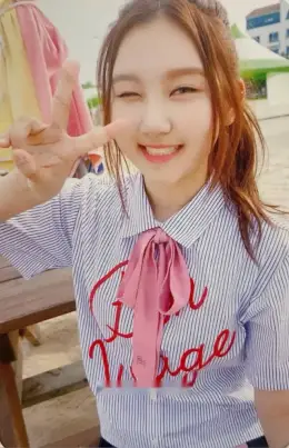 Sungyeon · Schxxl Out