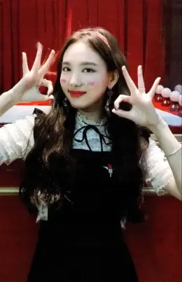 Nayeon · YES or YES