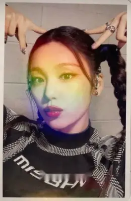 Yeji · Voltage