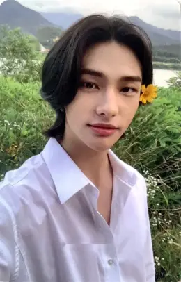 Hyunjin · NOEASY