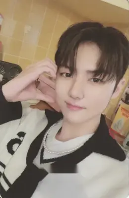 Seungmo · AMPERSAND ONE