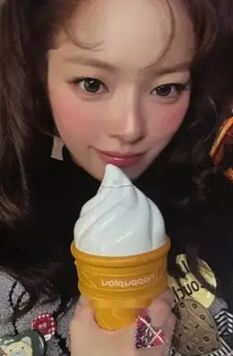 Jeongyeon · TWICE The Thrill (11th Anniversary Pop-Up)