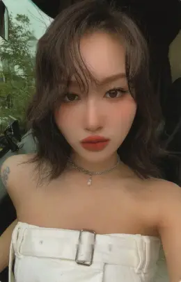 Siyeon · Apocalypse : Follow Us