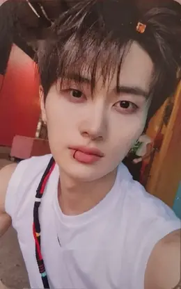 Hyeongjin · Hold X