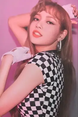 Lisa · SQUARE UP