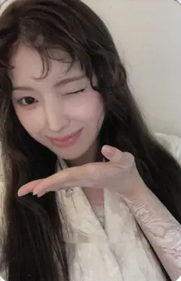 Jiwoo · Blue Valentine
