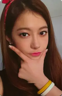 Rena · Hi! PRISTIN