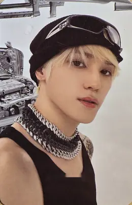 Taeyong · 2 Baddies