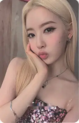 Sieun · YOUNG-LUV.COM