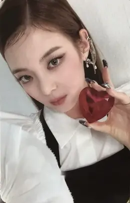 Lia · CHECKMATE