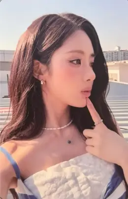 Jiwon · Glow ME