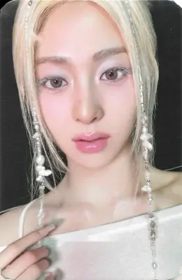 Huh Yunjin · HOT