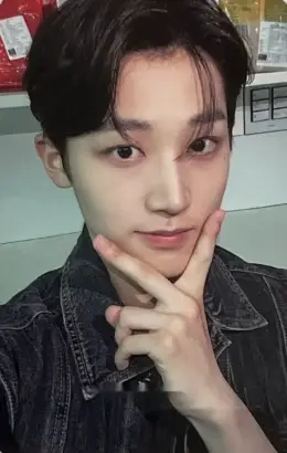 Bae Hyunjun · The Beginning : 開花