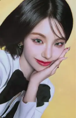 Yeji · Collector