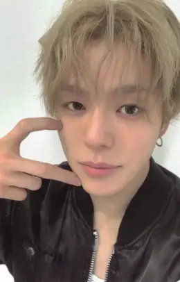 Yoon Jaehyuk · New Wav