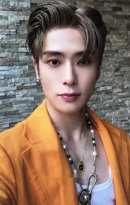 Jaehyun · 2 Baddies