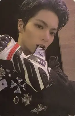 Youngbin · K2Y I: CONFIDENCE [Thumbs Up]