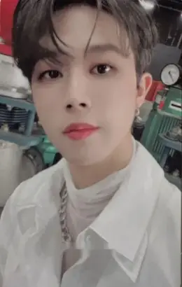 Donghyun · AURA