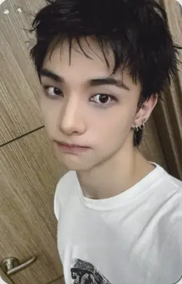 Hyunjin · DO IT