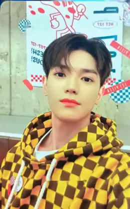 Taeyong · 2022 Season’s Greetings