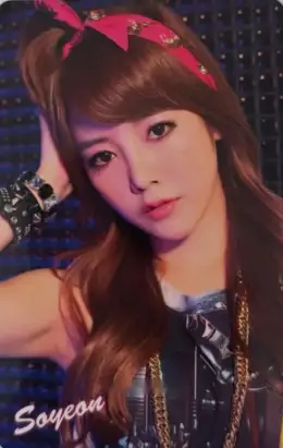 Soyeon · Funky Town