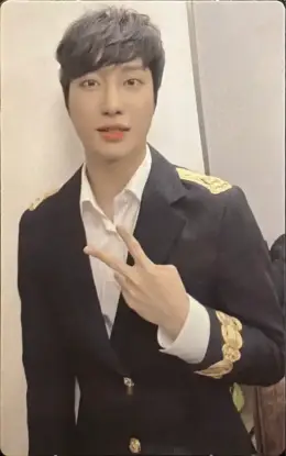 Jihoo · The:IZ