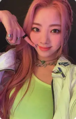 Na Goeun · HIDE & SEEK