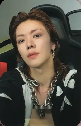 Yuta · 2 Baddies